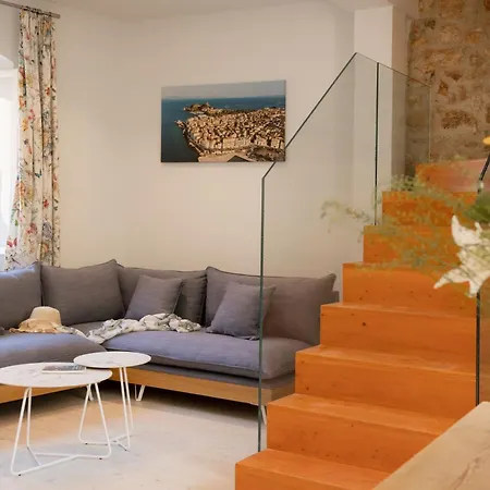 Ionea House