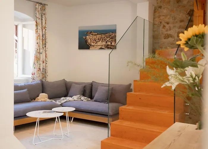 Ionea House