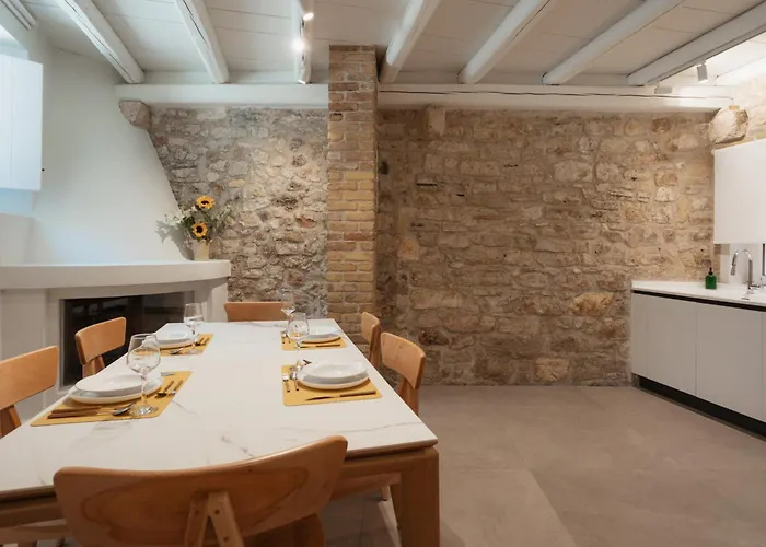 Ionea House *