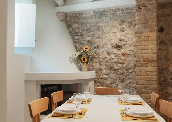 Ionea House *